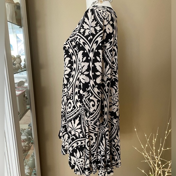 Floral Hi-Lo Tunic Blouse - Picture 4 of 6